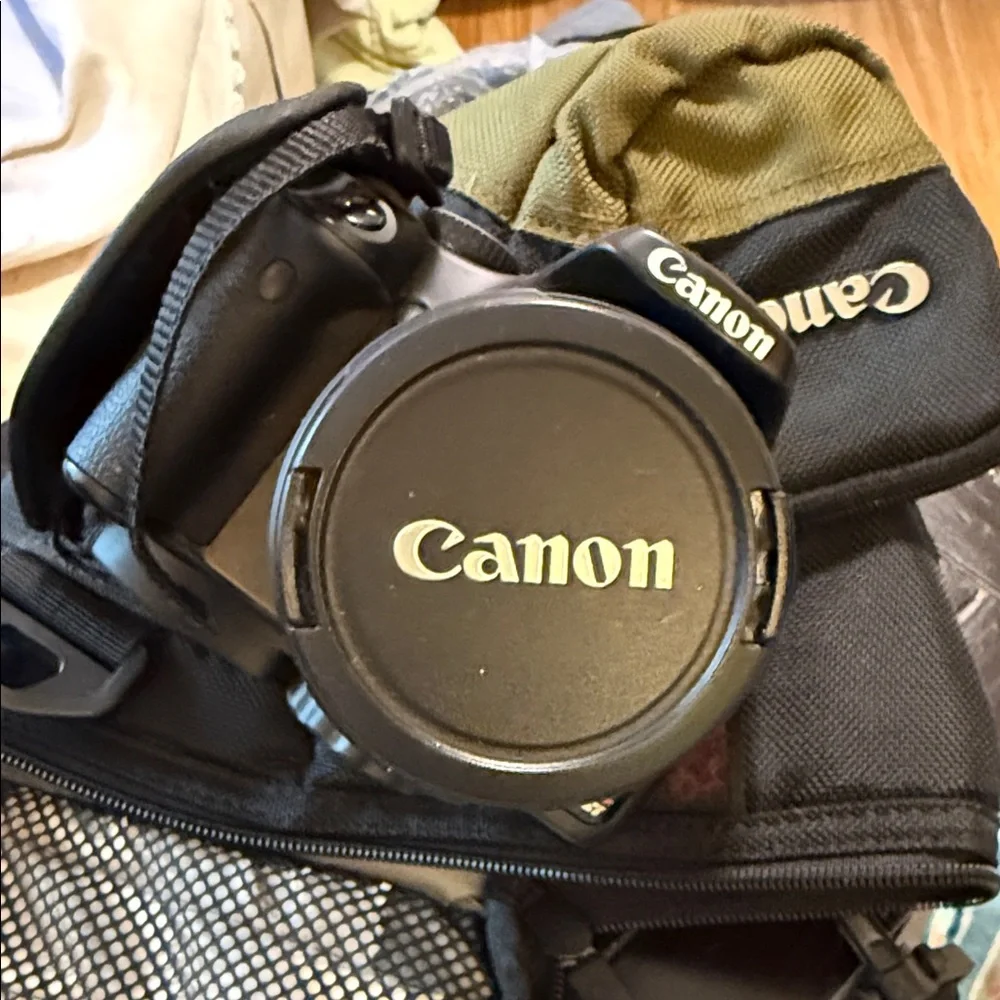 Canon EOS Rebel XSi Kit - Red and Black